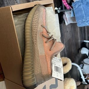 Yeezy Boost 350 V2 size male 6 1/2 brand new in box